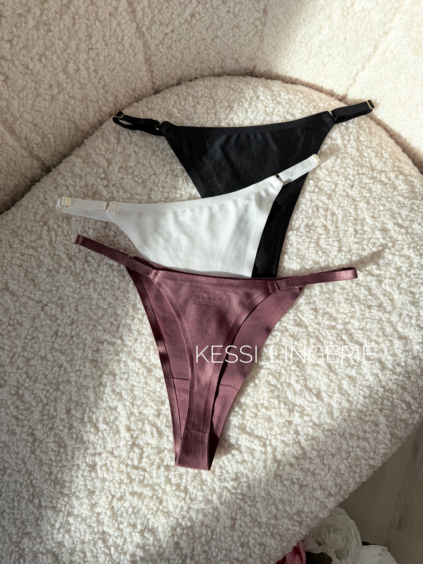 Стрінги на регуляторах (00894)