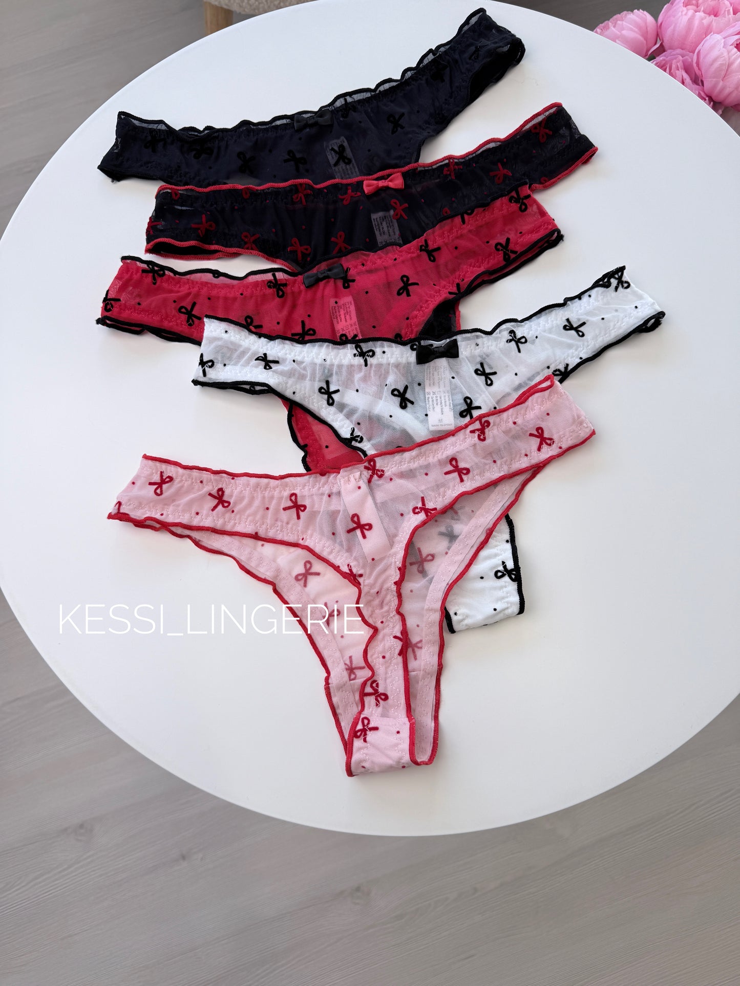 Стрінги з сіточки (00900)