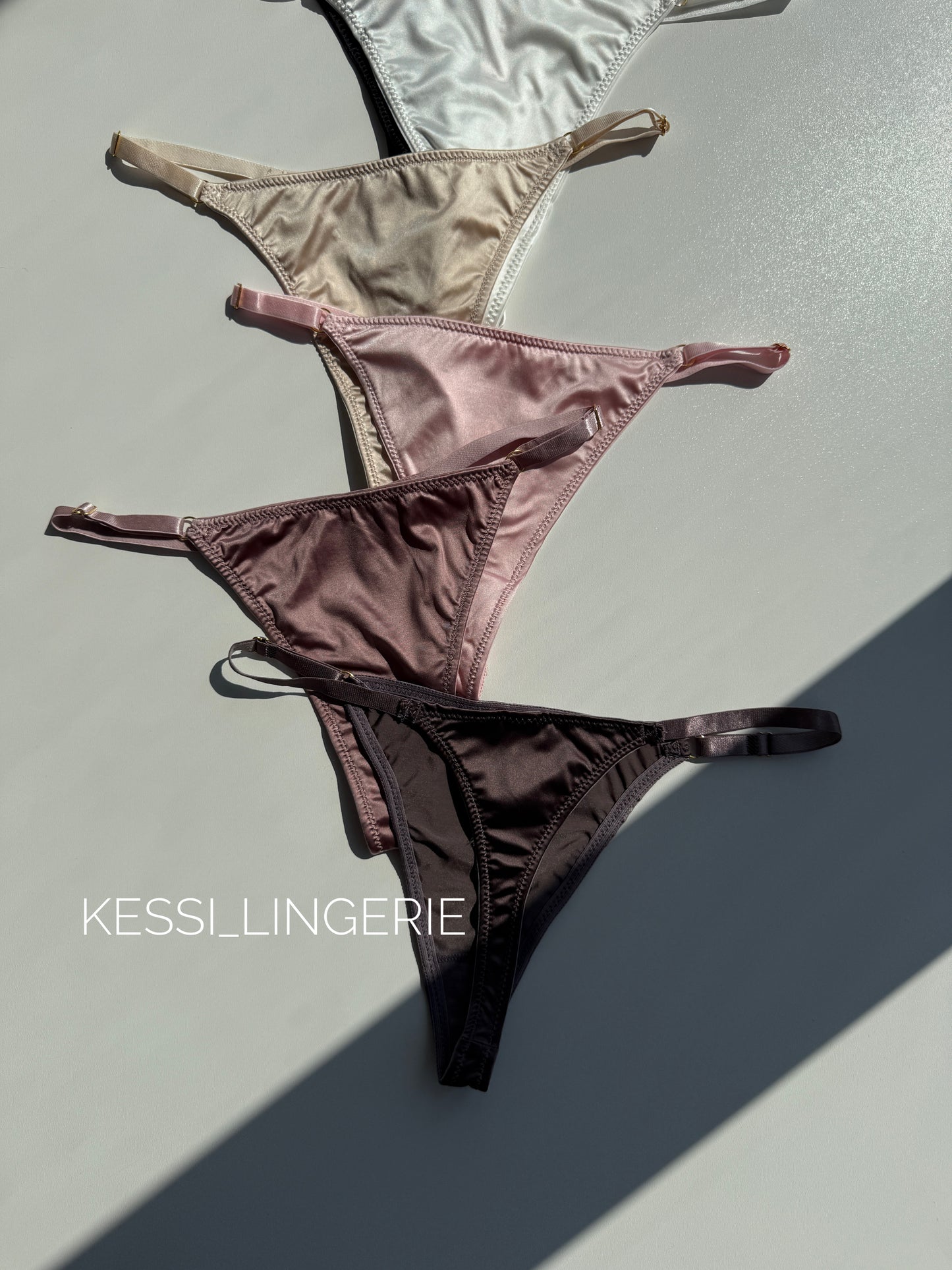 Гладенькі стрінги (00782)