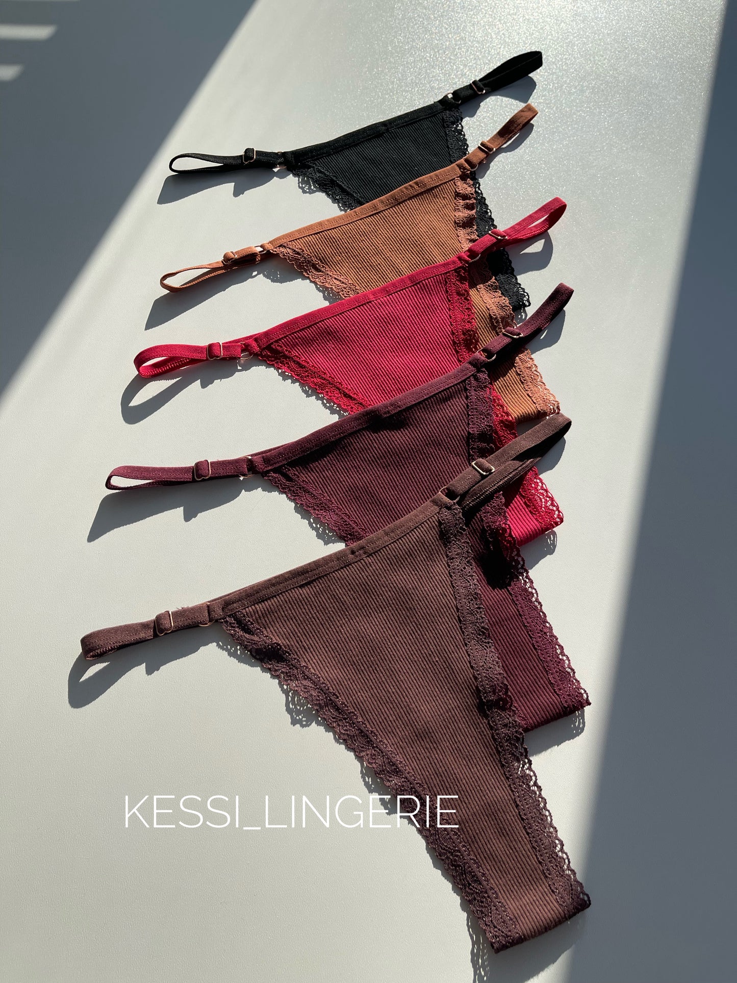 Стрінги на регуляторах (00486)