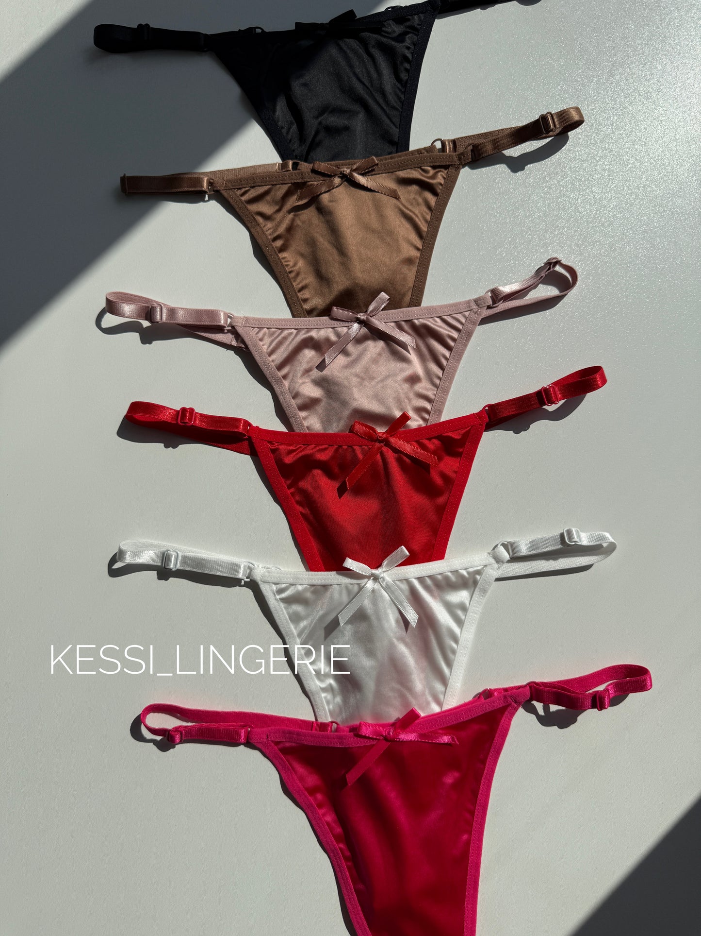 Стрінги на регуляторах (00790)