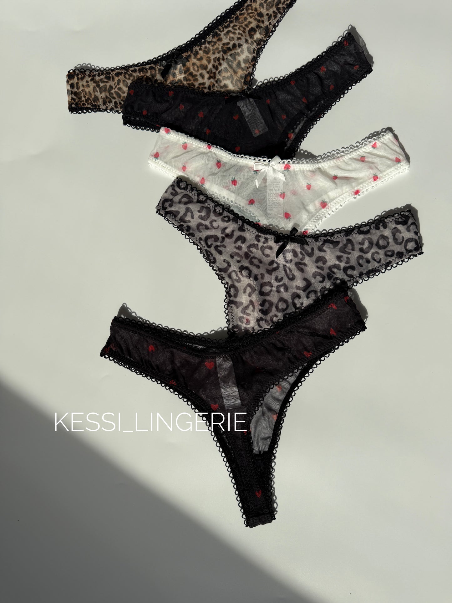 Стрінги з сіточки (00773)