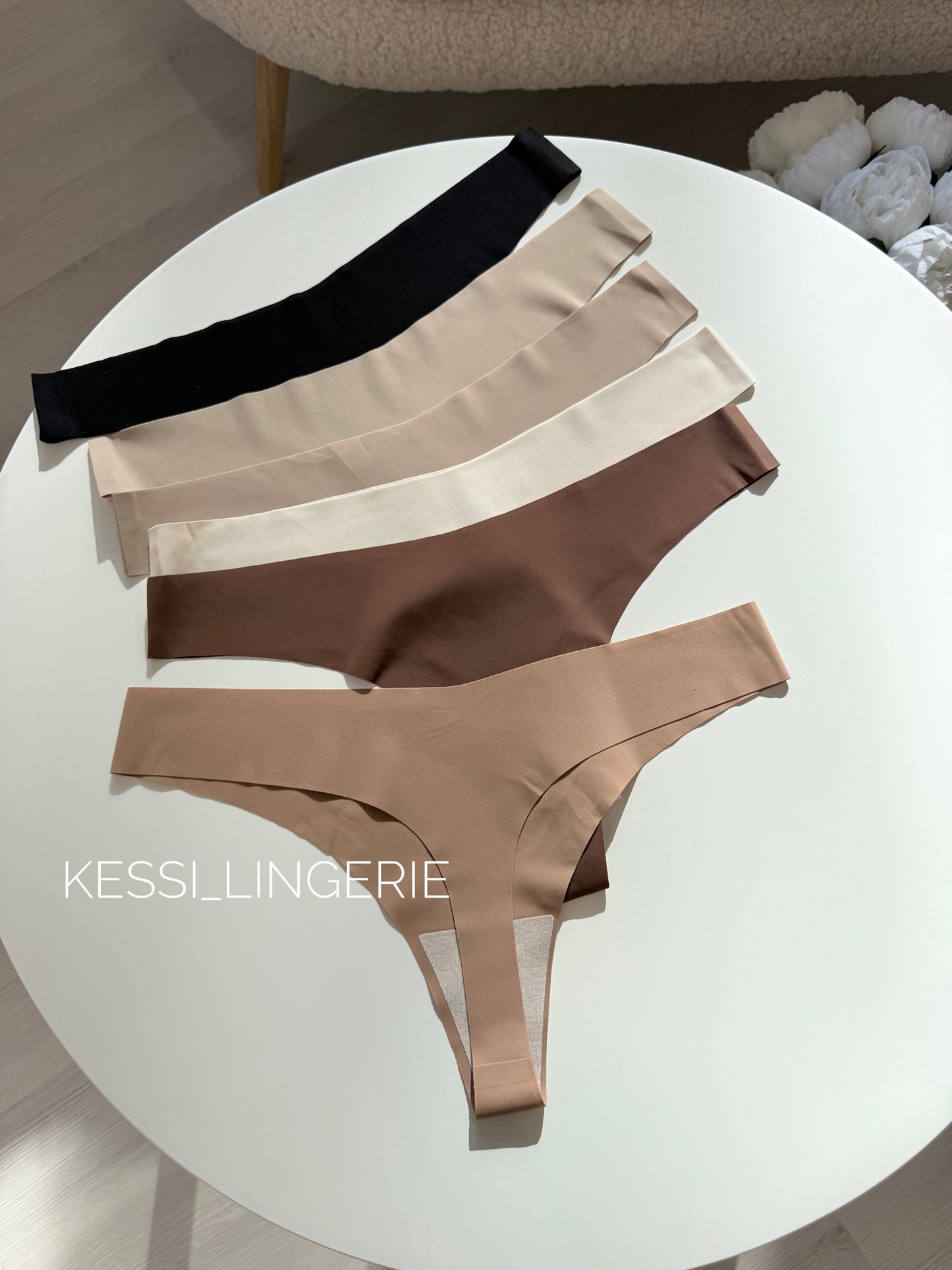 Безшовні стрінги (00918)