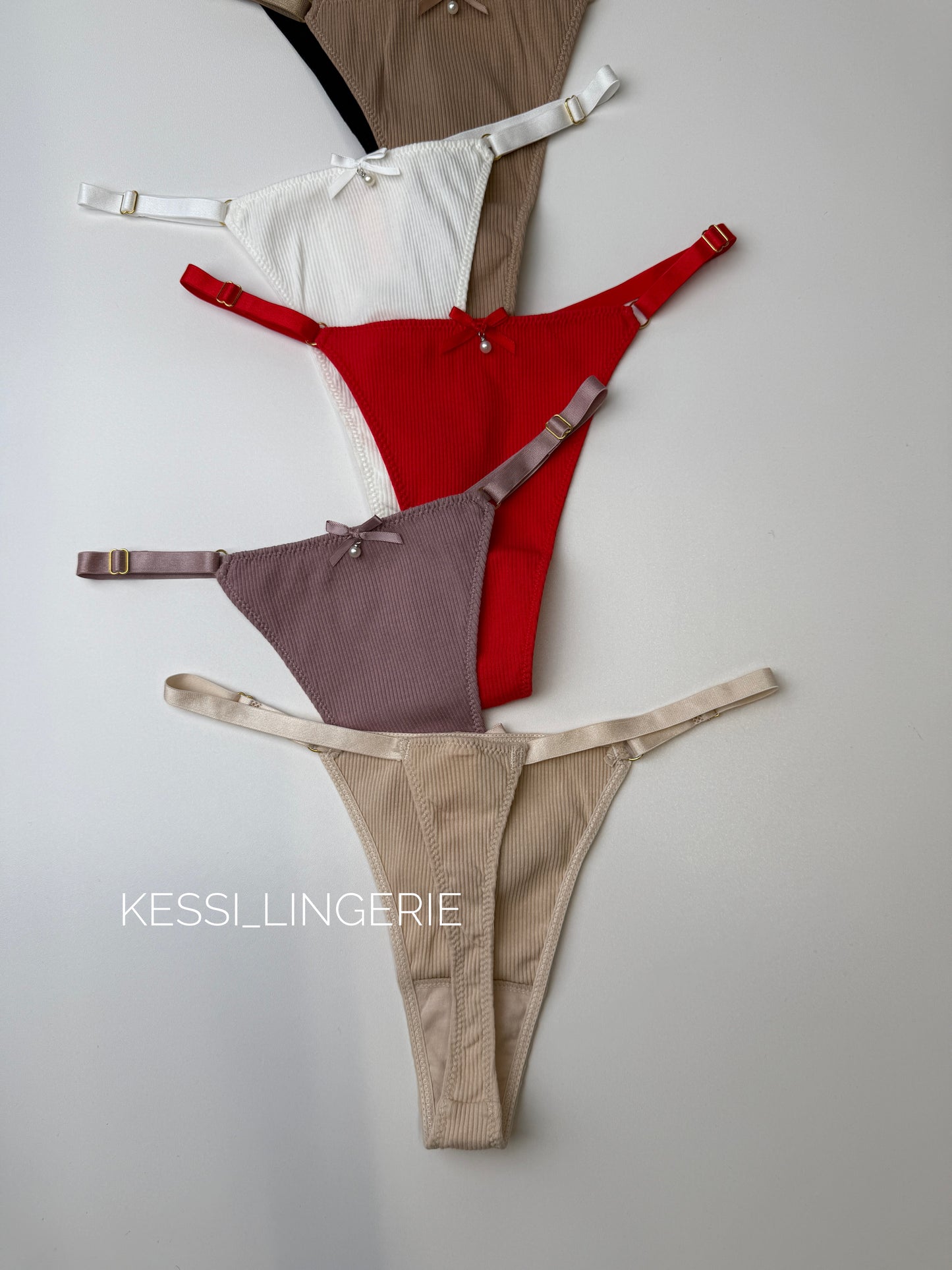 Стрінги на регуляторах (00854)