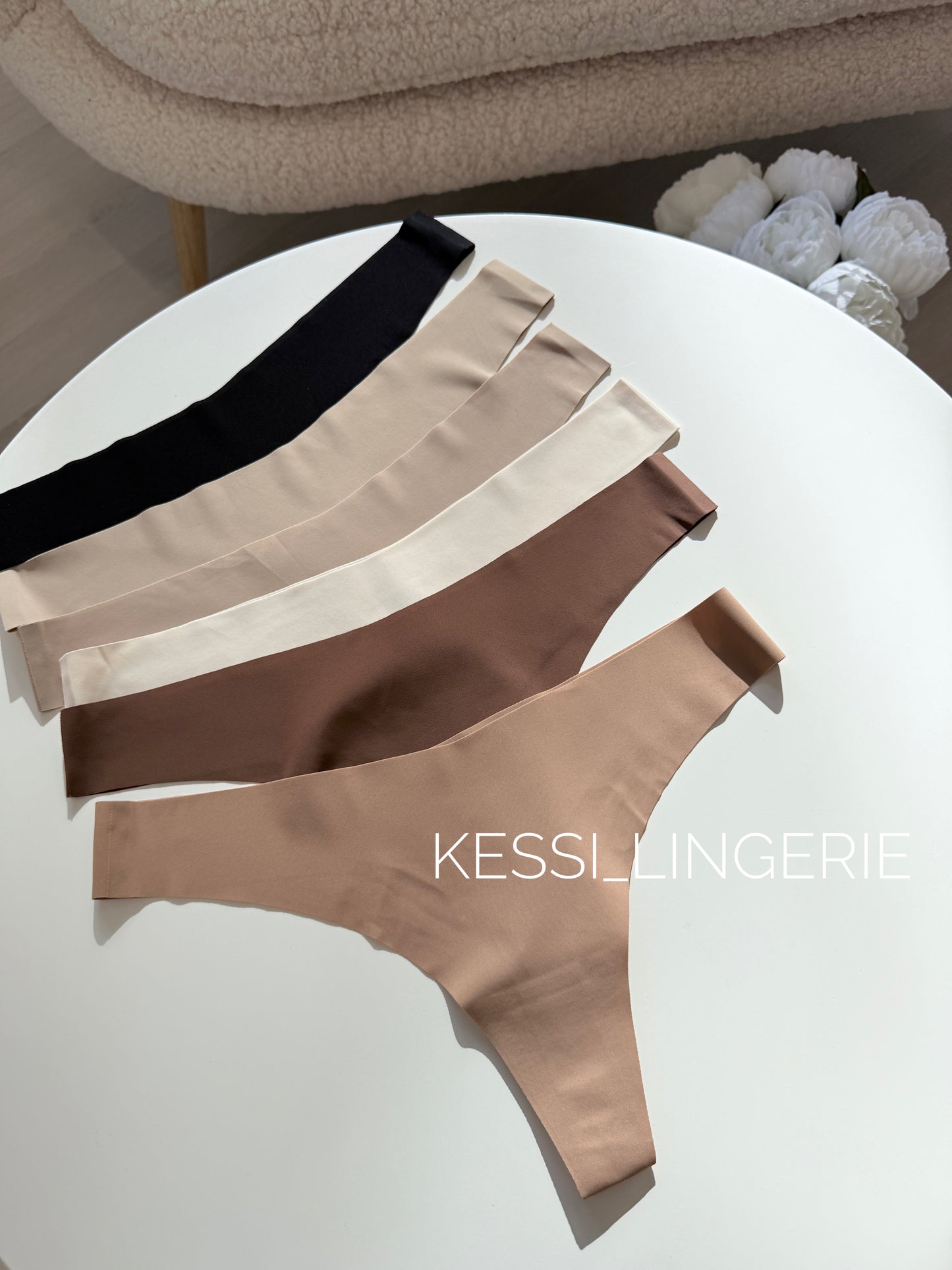 Безшовні стрінги (00918)