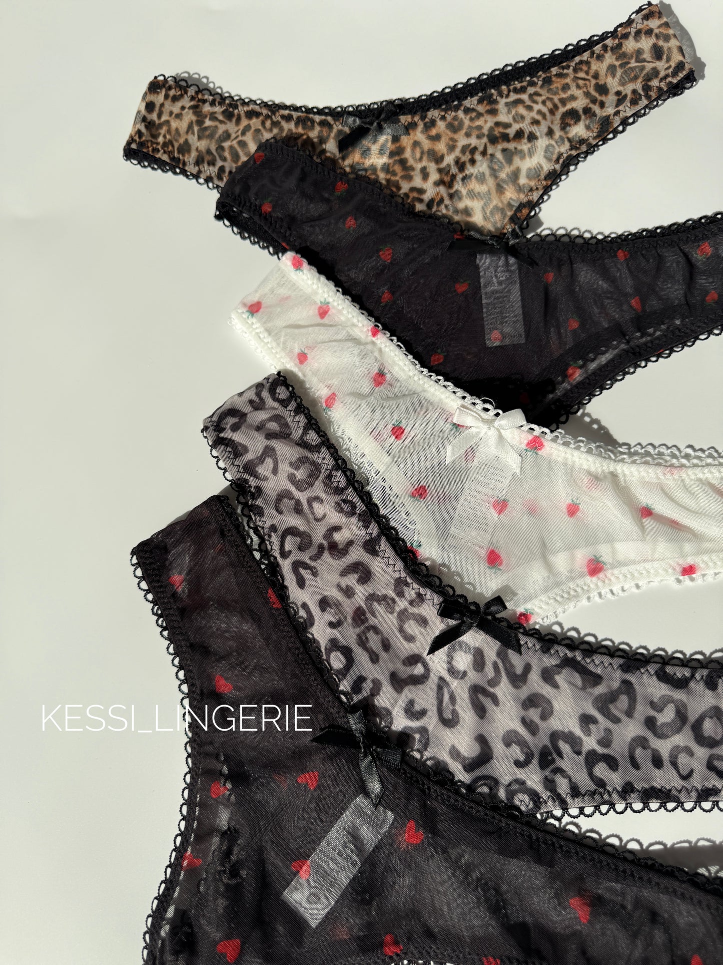 Стрінги з сіточки (00773)